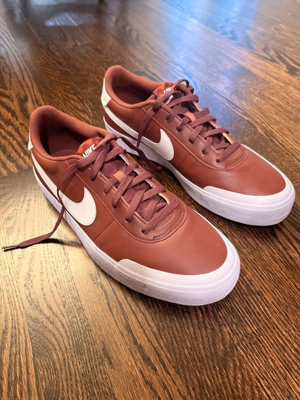 Nike Court Shot Men's Low-Top Sneakers in red sepia